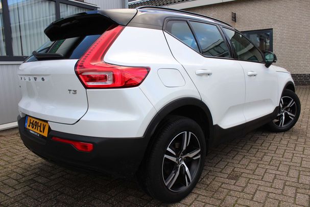 Volvo XC40 T3 120 kW image number 2