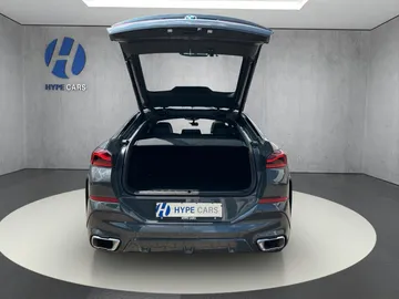 Car image 38