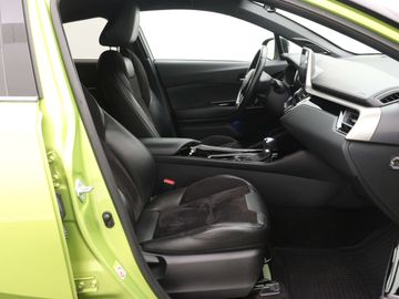 Car image 30