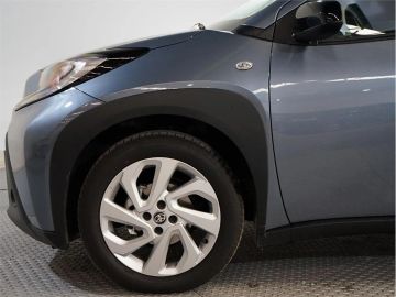 Car image 16