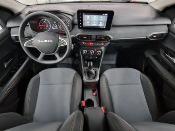 Car image 14