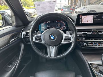 Car image 30