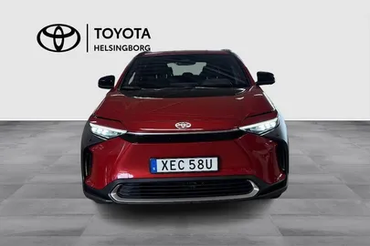 Car image 3