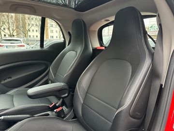 Car image 26