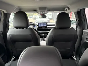 Car image 34