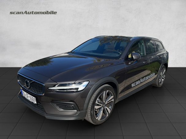 Volvo V60 Cross Country AWD Plus 145 kW image number 1