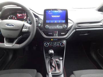 Car image 17