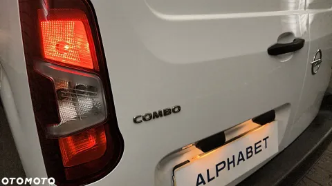 Car image 34