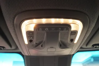 Car image 33