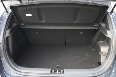 Car image 34