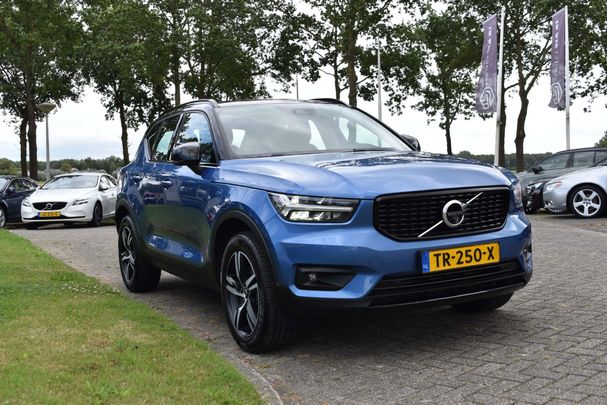 Volvo XC40 T4 AWD 140 kW image number 2