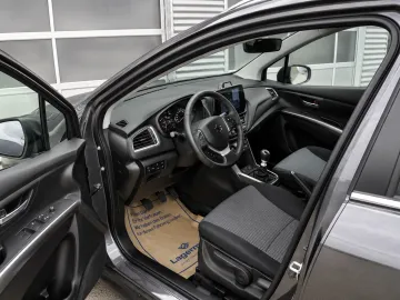 Car image 6