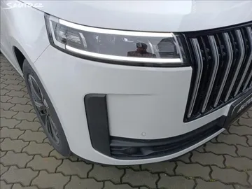 Car image 28