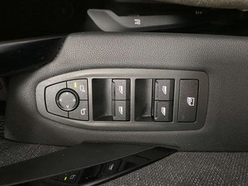 Car image 38