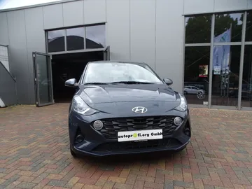 Car image 4
