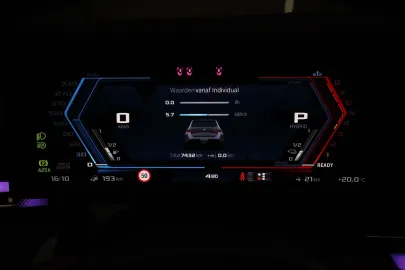 Car image 30