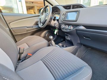 Car image 15