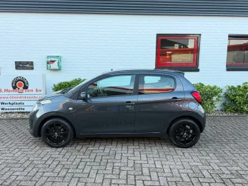 Car image 5