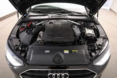 Car image 25