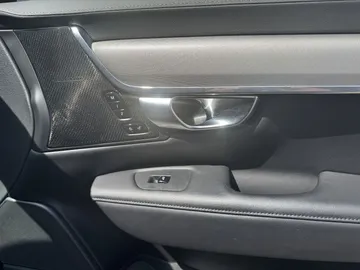 Car image 40