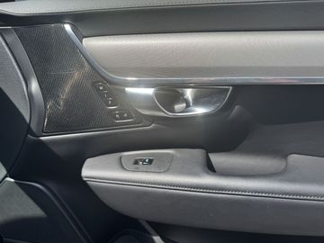 Car image 40