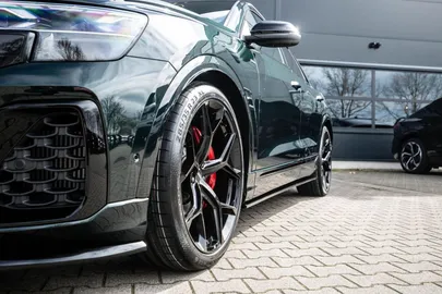 Car image 37
