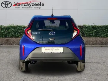 Car image 4
