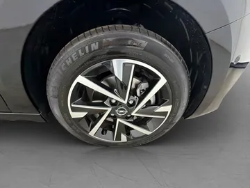 Car image 33