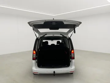 Car image 36