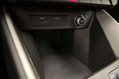 Car image 31