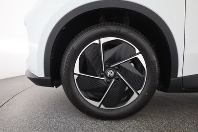 Car image 32