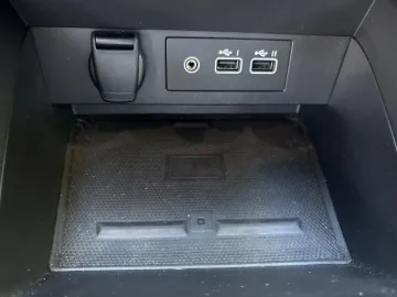 Car image 29