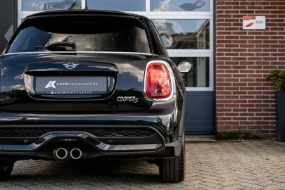 Car image 31