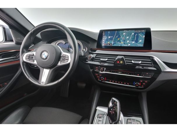 BMW 520d Touring 140 kW image number 32