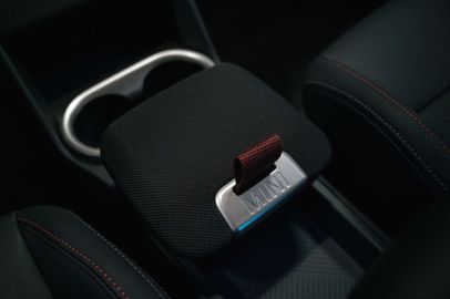 Car image 33