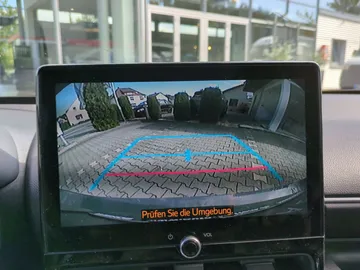 Car image 25