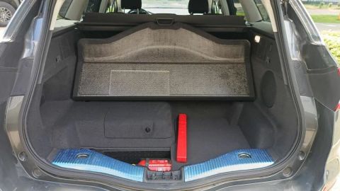 Car image 30