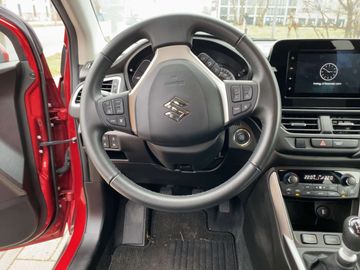 Car image 11