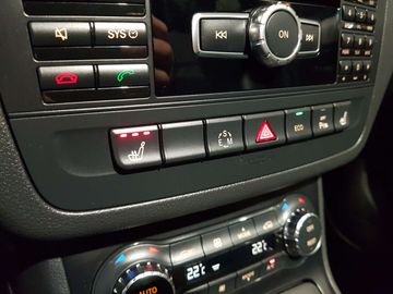 Car image 36