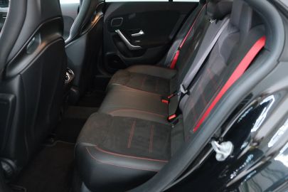 Car image 32