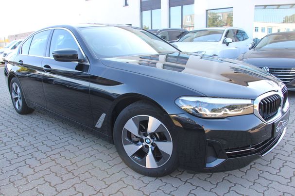 BMW 520i 135 kW image number 3