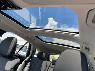 Car image 29