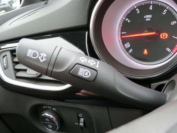 Car image 30