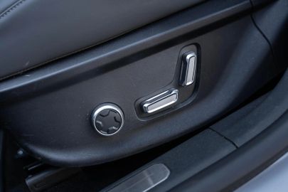 Car image 47