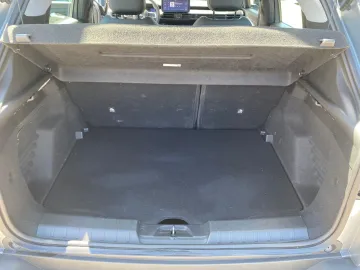 Car image 32
