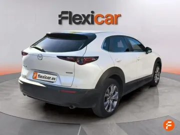 Car image 26