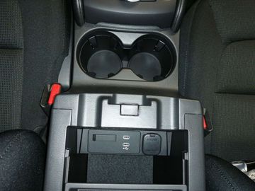 Car image 27