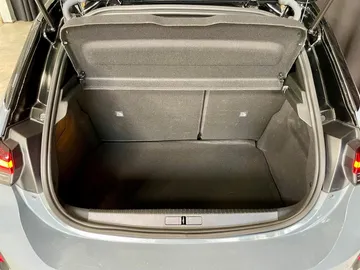 Car image 29