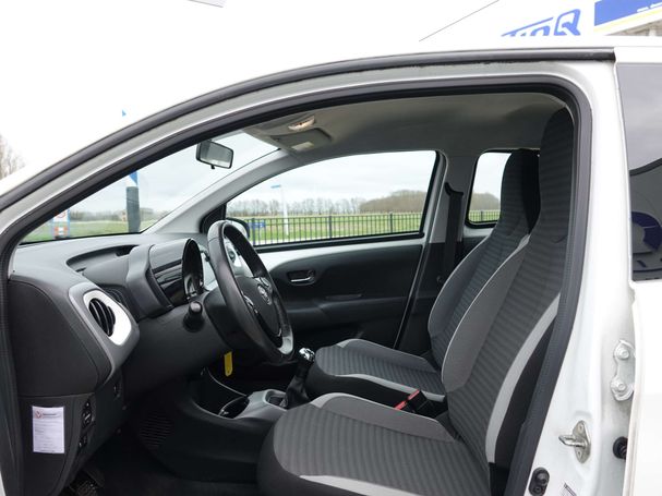 Toyota Aygo 54 kW image number 4