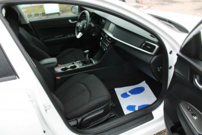 Car image 32